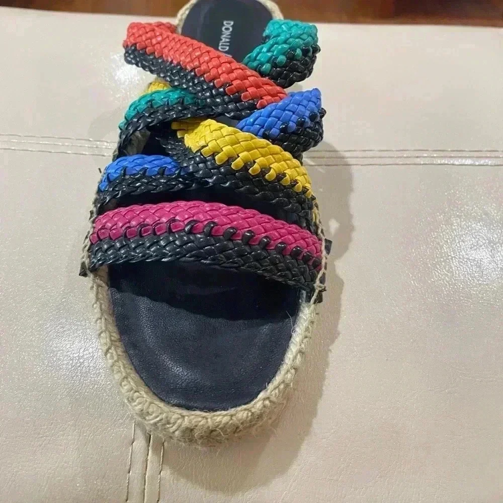 Donald Pliner Rhonda Braided Flat Sandals Size 7